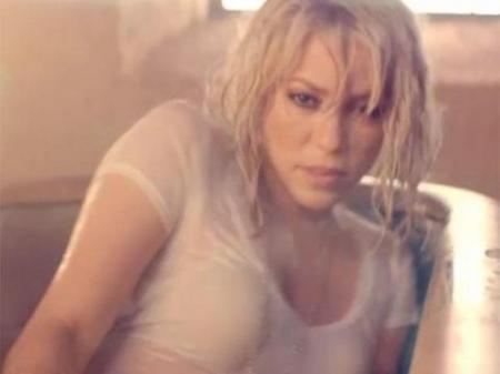(Shakira Mebarak) Shakira
