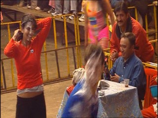 Konnie Huq Pied / Wrestling