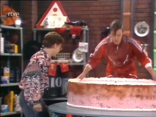 Spanish show head dunk in pies