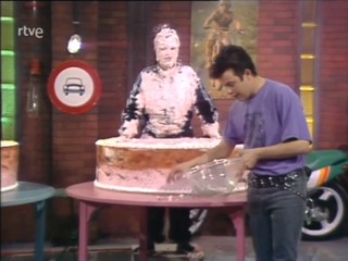 Spanish show head dunk in pies