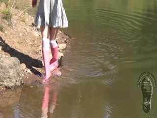 Wetlook session with loss of a welly