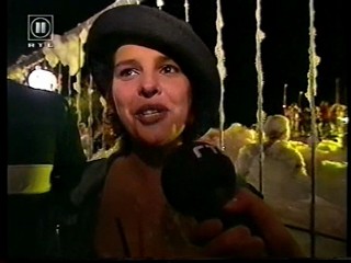 Nasser Schaum auf kuehler Haut - part 2 of 2