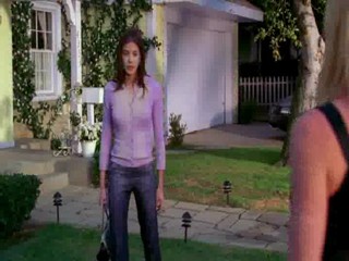 Desperate Housewives - Every Day a Little Death - Garden shower