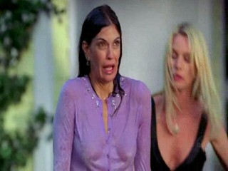 Desperate Housewives - Every Day a Little Death - Garden shower