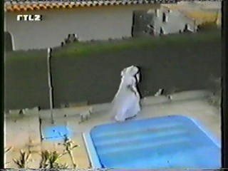 Funny Video - Bride in pool
