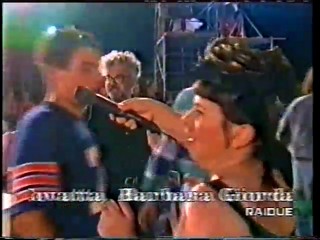 RAI2 - Show with people ending up in the pool