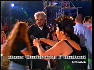 RAI2 - Show with people ending up in the pool