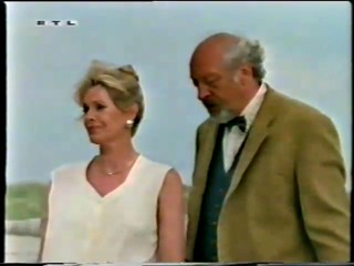 RTL - lady wading wearing white trousers-qt