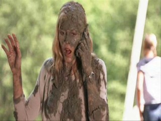 See Spot Run; Leslie Bibb splashed with mud