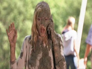See Spot Run; Leslie Bibb splashed with mud