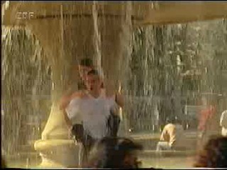 Esther Schweins Brunnen