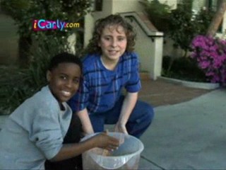 Slimed Moms on iCarly, YCDTOTV