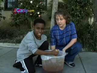 Slimed Moms on iCarly, YCDTOTV