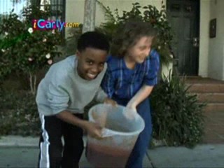 Slimed Moms on iCarly, YCDTOTV