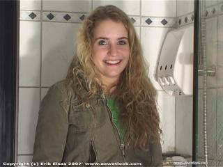 EE Wetlook, sample of Simone in jeanswear in shower