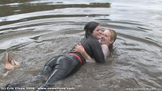 EE Wetlook, sample of Daisy & Jasmine