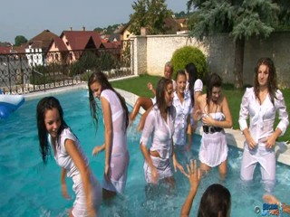 White Wetlook Party Trailer