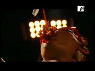 Music-Video: Simian Mobile Disco - Hustler