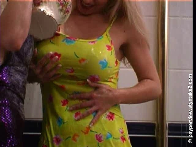 Lana Cox and Teresa Scott soaping in a tub (#070)