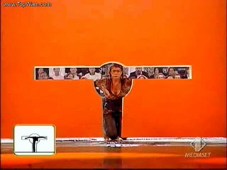 Distraction - pool dunking game