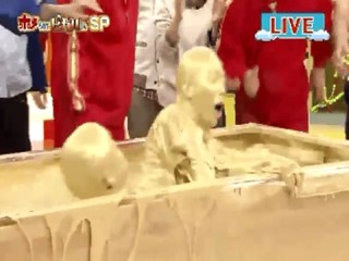 Japanese girl dunk in golden slime!