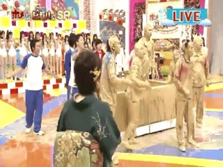 Japanese girl dunk in golden slime!