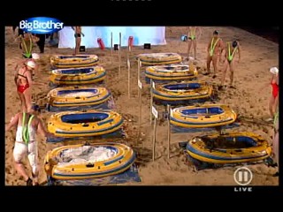 Big Brother Germany Mud fight (1)