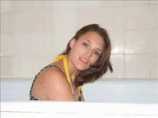 TUB QUEENS Photo Movie Show