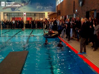 BÃ¼rgermeisterin geht baden