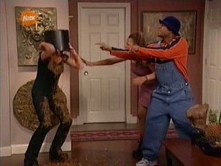 Linda Cardellini - Kenan & Kel - The Chicago Witch Trials