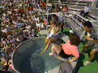 Family Challenge dunk tank