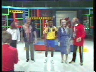 Circus Pie Fight,  Bette Midler, Crackerjack,  How Dare You