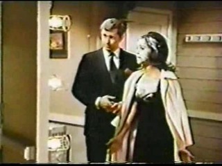 Marlo Thomas pied in  'That Girl'