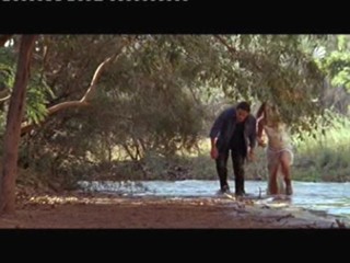 Im Brautkleid durch Afrika 