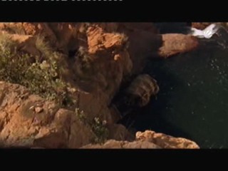 Im Brautkleid durch Afrika 