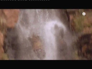 Im Brautkleid durch Afrika 