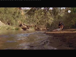 Im Brautkleid durch Afrika 