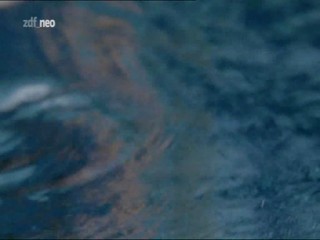 Die SchÃ¶ne vom Beckenrand