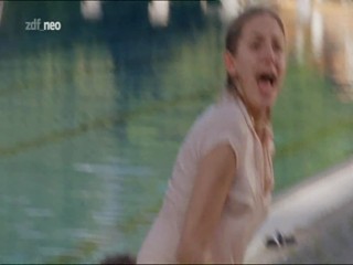 Die SchÃ¶ne vom Beckenrand