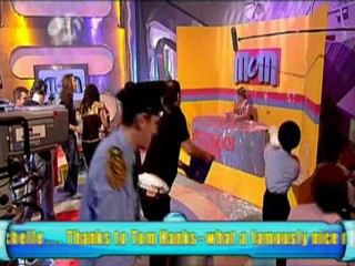 MOM - more Thank You desk action