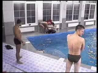 Russian Big Brother - jeans in pool
