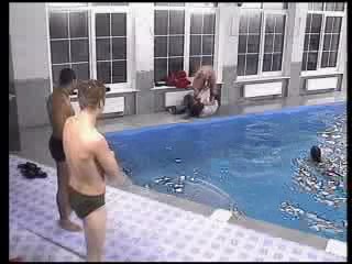 Russian Big Brother - jeans in pool