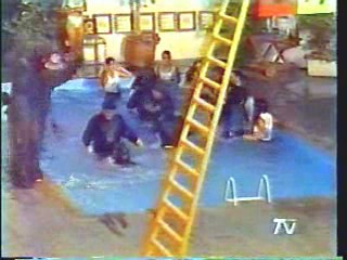 El Chapuzon (Karaoke Water Game)