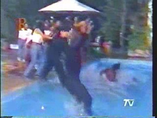 El Chapuzon (Karaoke Water Game)