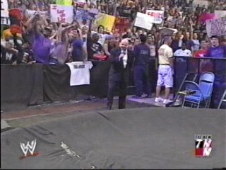 WWE Trish Stratus vs Stacy Keibler Mud Match