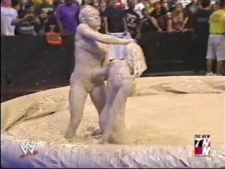 WWE Trish Stratus vs Stacy Keibler Mud Match