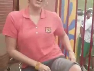 Mo Rielly of 95.5 The Beat gets wet