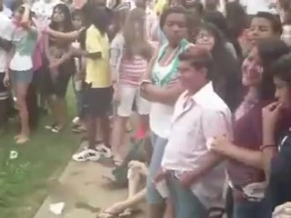 Mo Rielly of 95.5 The Beat gets wet