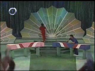 Waterfight from Mexican version of  Battle of the Sexes