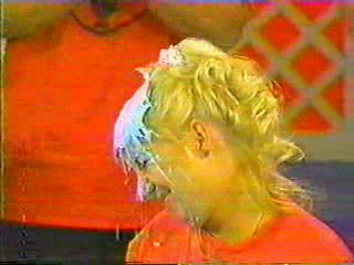 Family challenge balloon game